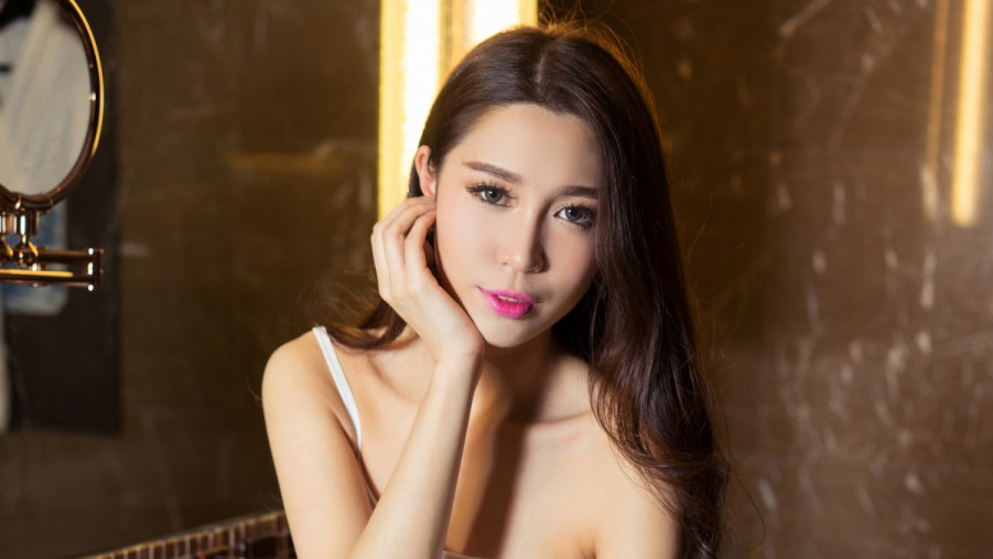 卢怡君头像